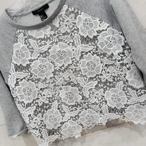 Forever 21 cropped pullover sweatshirt ❤️ - Picture 5 of 7